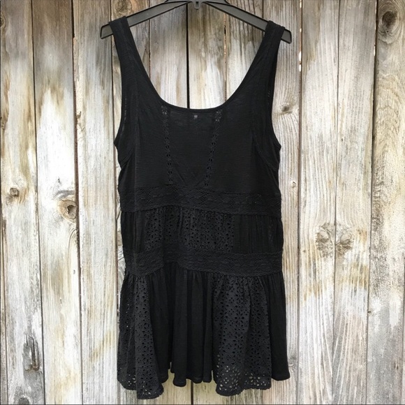 Free People Tops - Free people eyelet tunic🌼